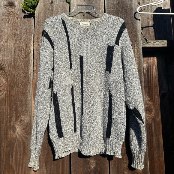 Sweater - Picture 4 of 11